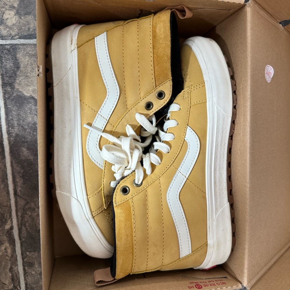 high top insulated vans